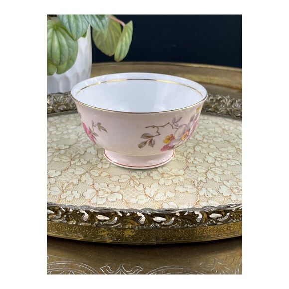 Vintage Aynsley Bone China Large Sugar Bowl Light Pink Floral Gold Footed - Picture 2 of 8